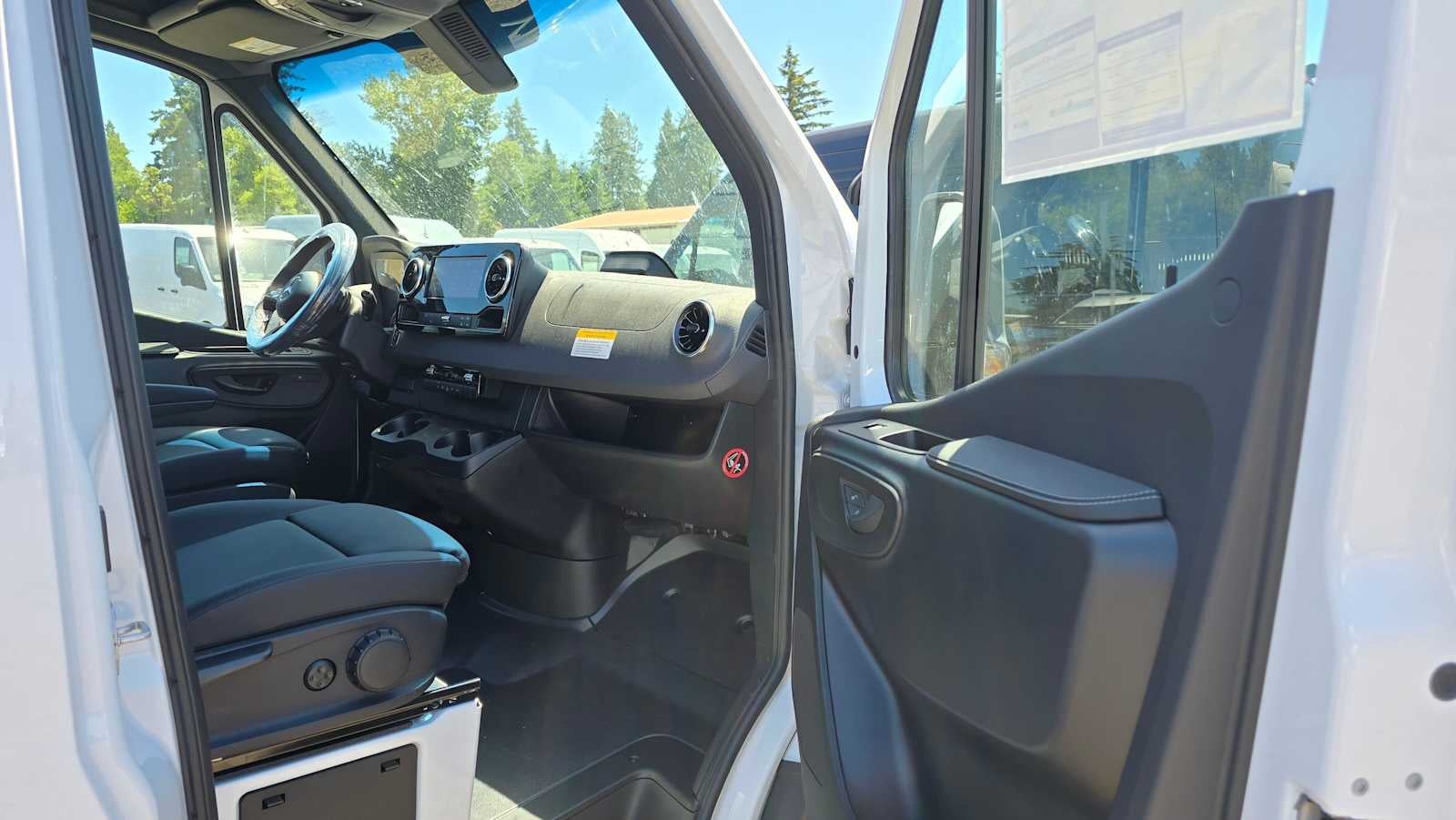 2026 Mercedes-Benz Sprinter 2500 Standard Roof I4 Diesel 144 RWD