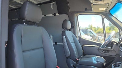 2026 Mercedes-Benz Sprinter 2500 Standard Roof I4 Diesel 144 RWD