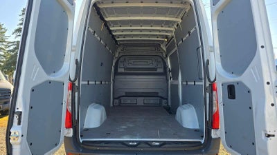 2025 Mercedes-Benz Sprinter Cargo Van 2500 Standard Roof I4 Diesel 144 RWD