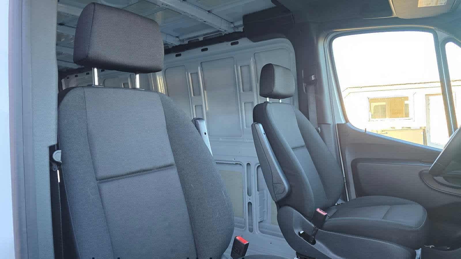 2025 Mercedes-Benz Sprinter Cargo Van 2500 Standard Roof I4 Diesel 144" RWD