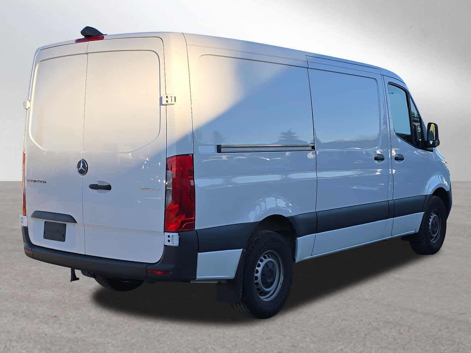 2025 Mercedes-Benz Sprinter Cargo Van 2500 Standard Roof I4 Diesel 144" RWD