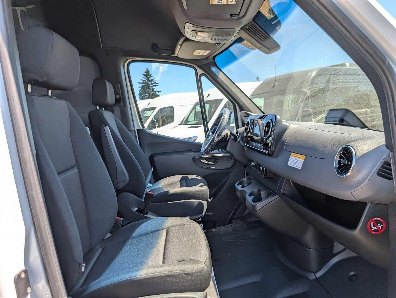 2025 Mercedes-Benz Sprinter Cargo Van 2500 Standard Roof I4 Diesel 144" RWD