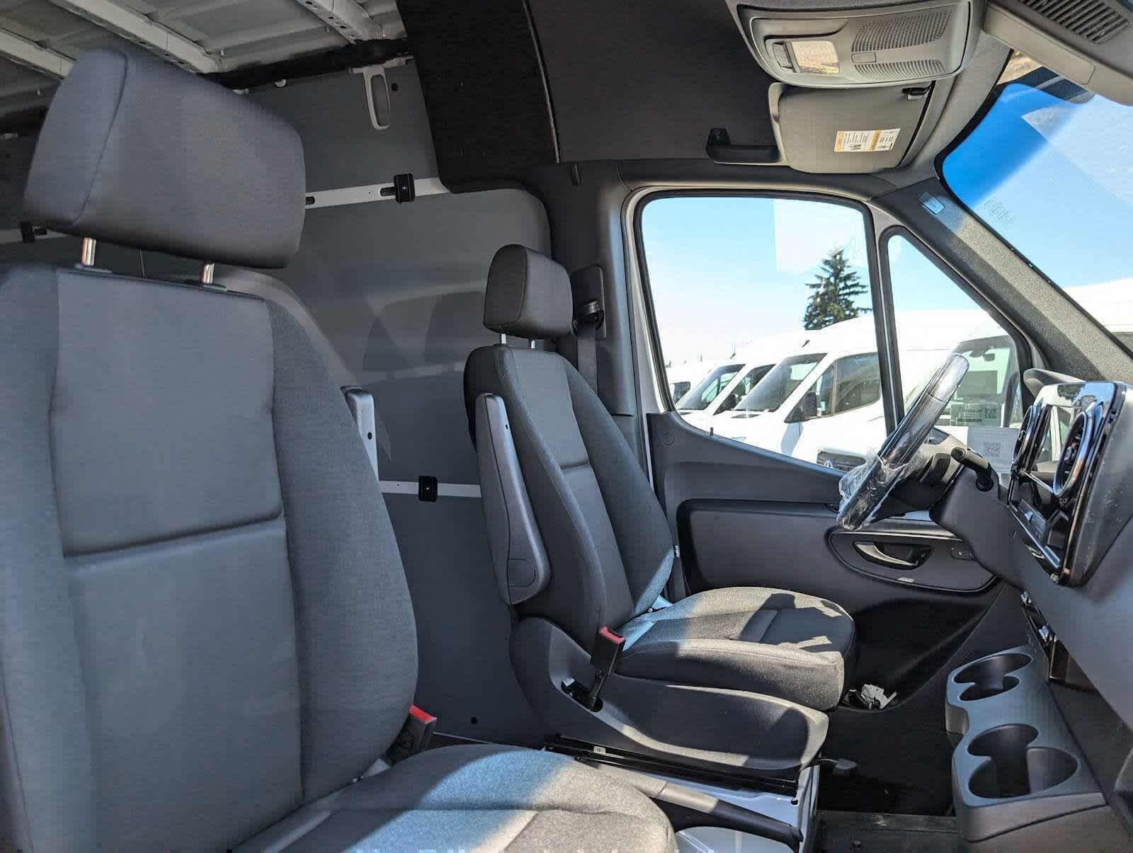 2025 Mercedes-Benz Sprinter Cargo Van 2500 Standard Roof I4 Diesel 144" RWD