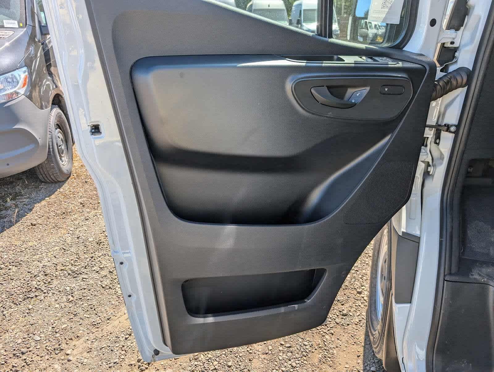 2025 Mercedes-Benz Sprinter Cargo Van 2500 Standard Roof I4 Diesel 144" RWD
