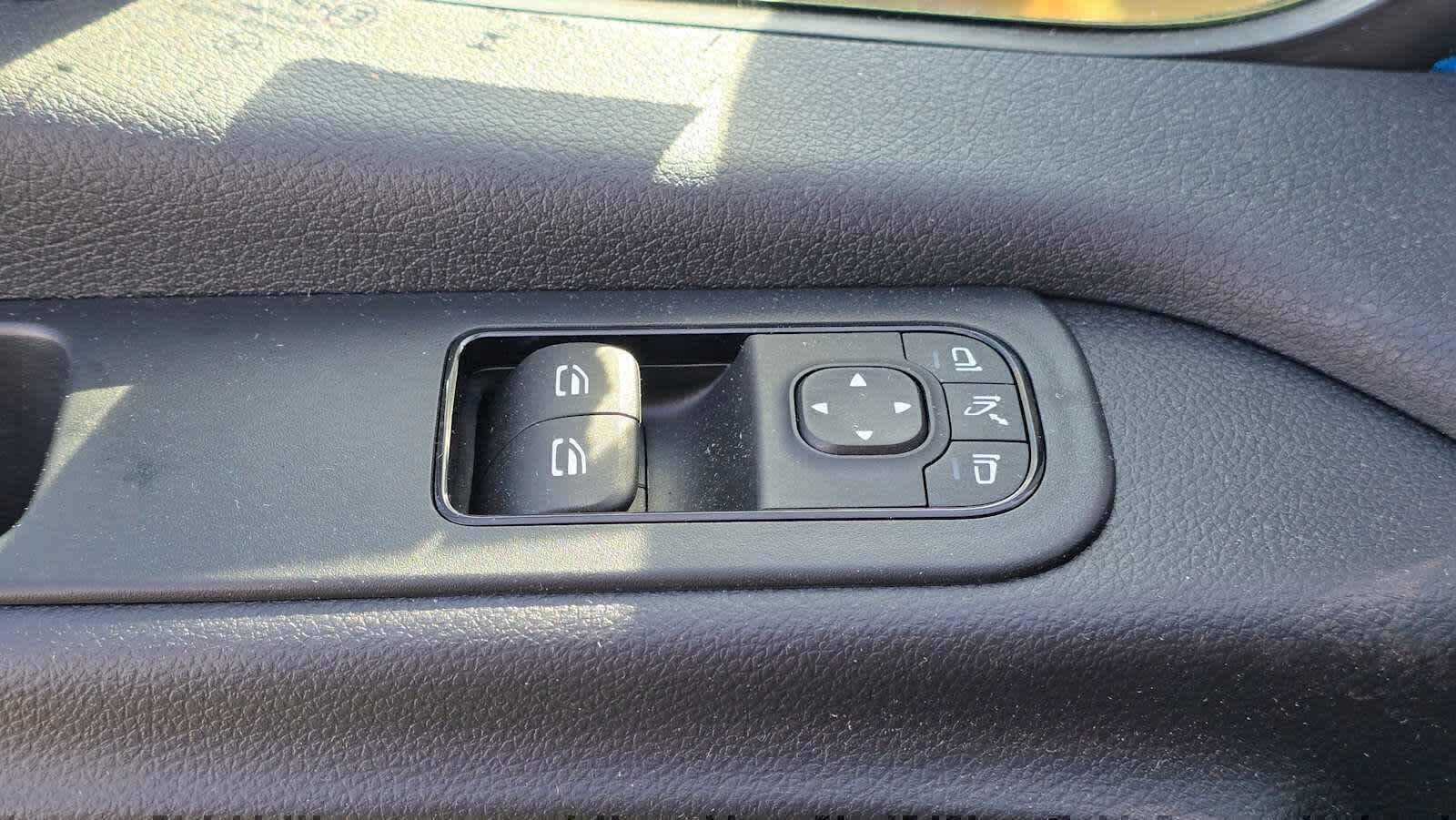 2025 Mercedes-Benz Sprinter Cargo Van 2500 Standard Roof I4 Diesel 144 RWD