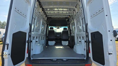 2025 Mercedes-Benz Sprinter Cargo Van 2500 Standard Roof I4 Diesel 144" RWD
