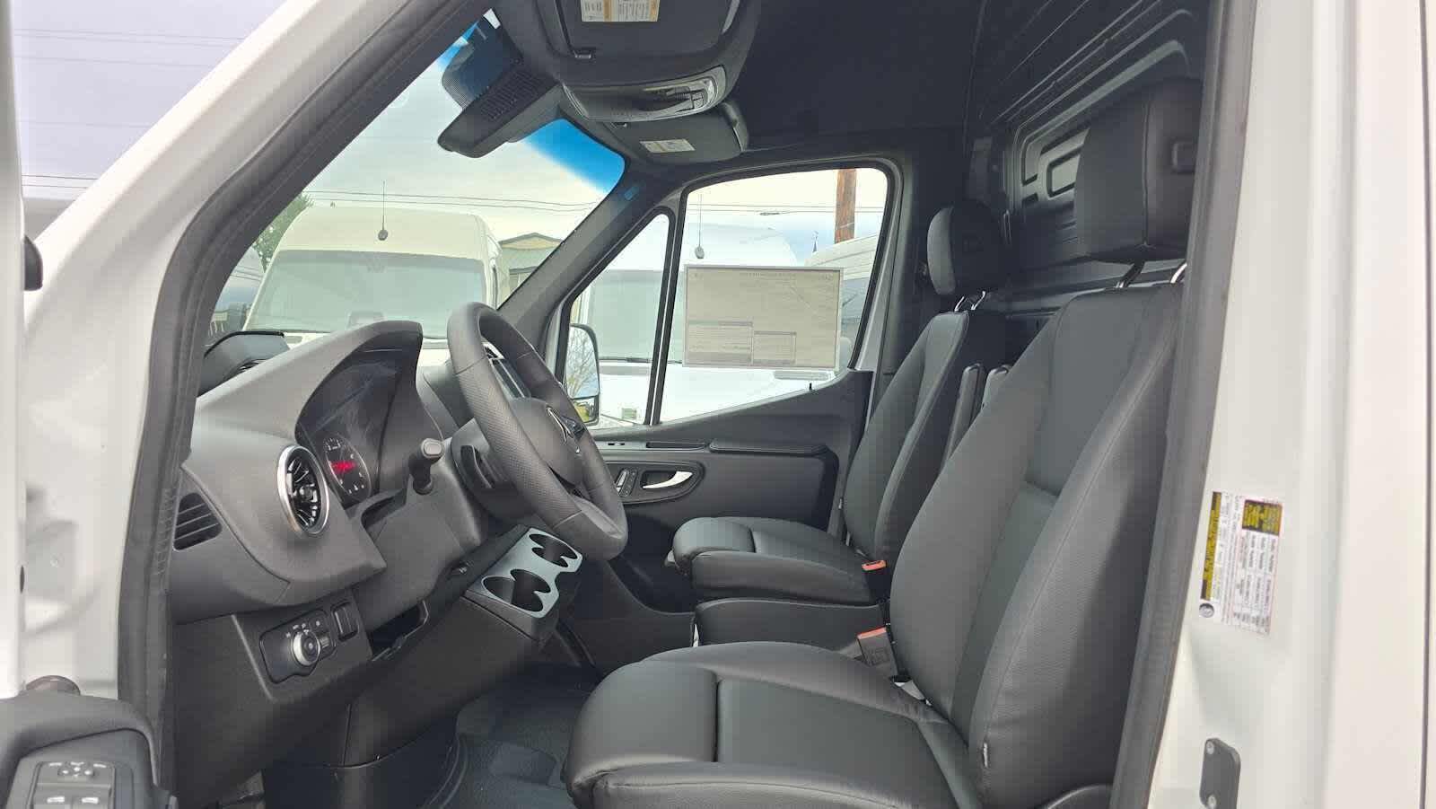 2026 Mercedes-Benz Sprinter 2500 Standard Roof I4 Diesel 144 RWD