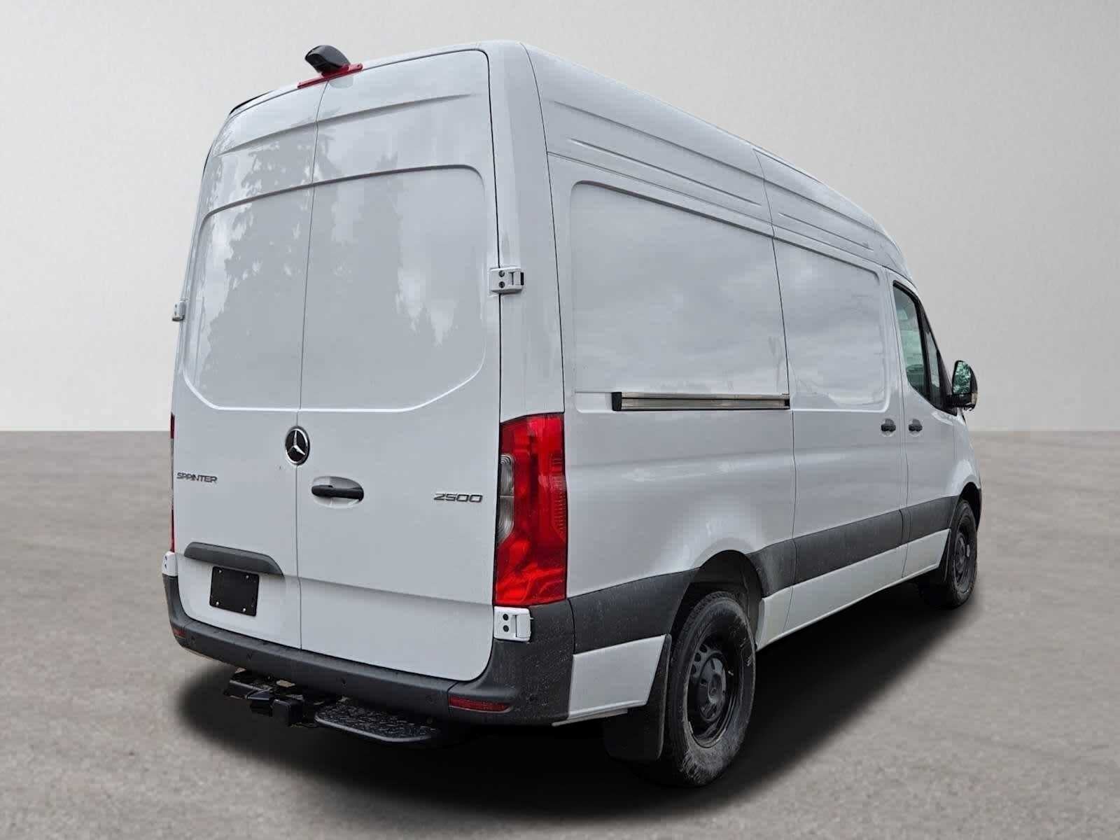 2026 Mercedes-Benz Sprinter 2500 Standard Roof I4 Diesel 144 RWD