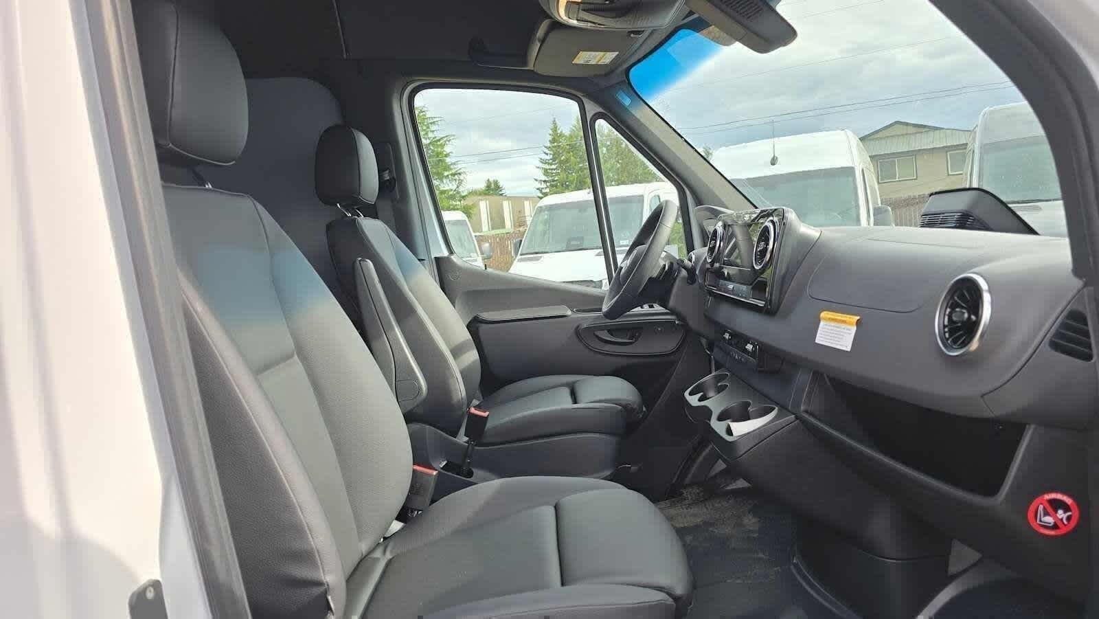 2026 Mercedes-Benz Sprinter 2500 Standard Roof I4 Diesel 144 RWD