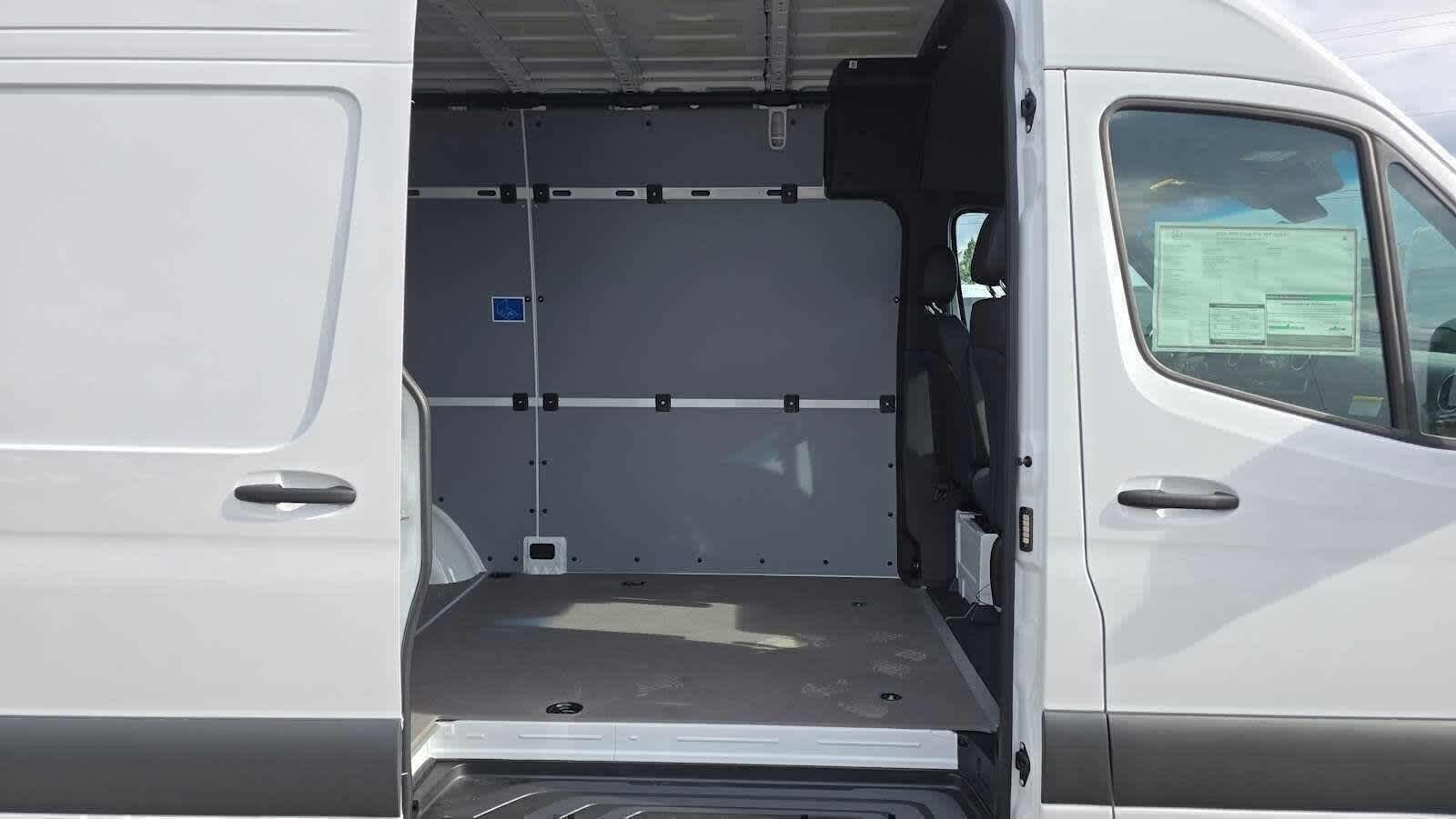 2026 Mercedes-Benz Sprinter 2500 Standard Roof I4 Diesel 144 RWD