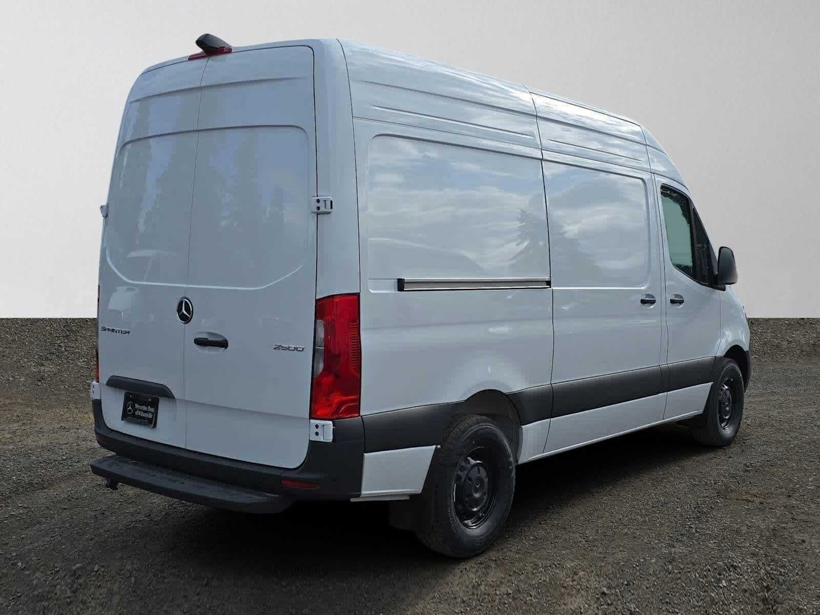 2026 Mercedes-Benz Sprinter 2500 Standard Roof I4 Diesel 144 RWD