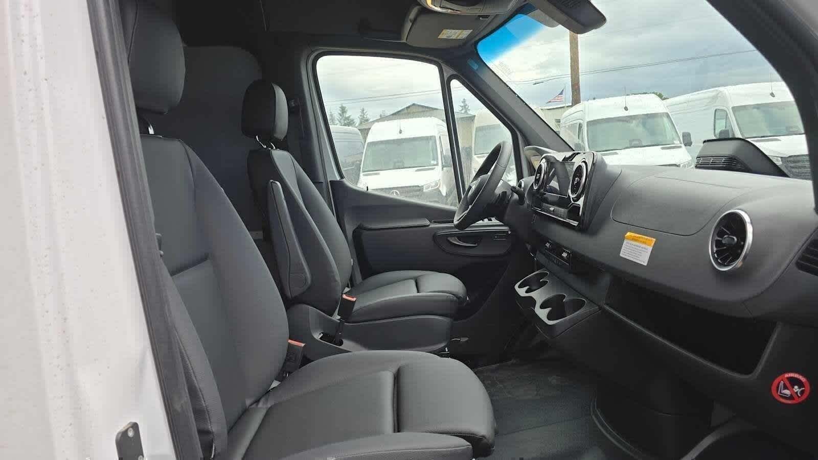 2026 Mercedes-Benz Sprinter 2500 Standard Roof I4 Diesel 144 RWD