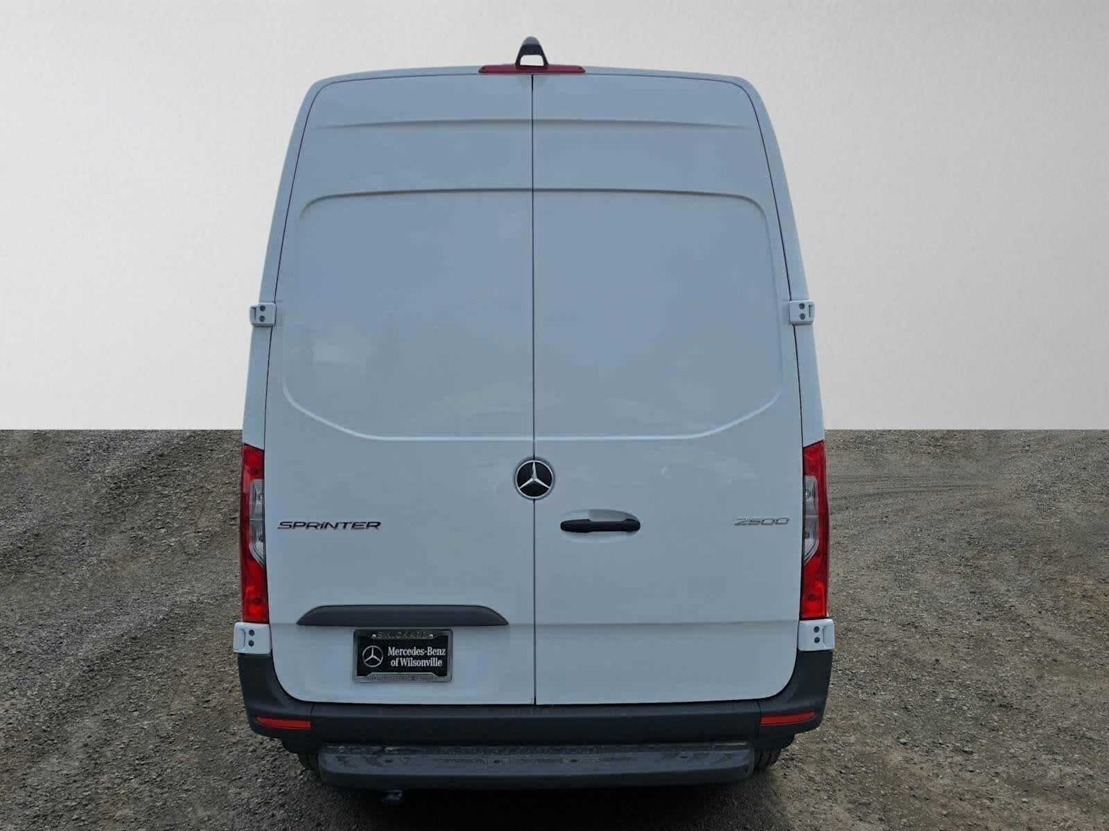 2026 Mercedes-Benz Sprinter 2500 Standard Roof I4 Diesel 144 RWD