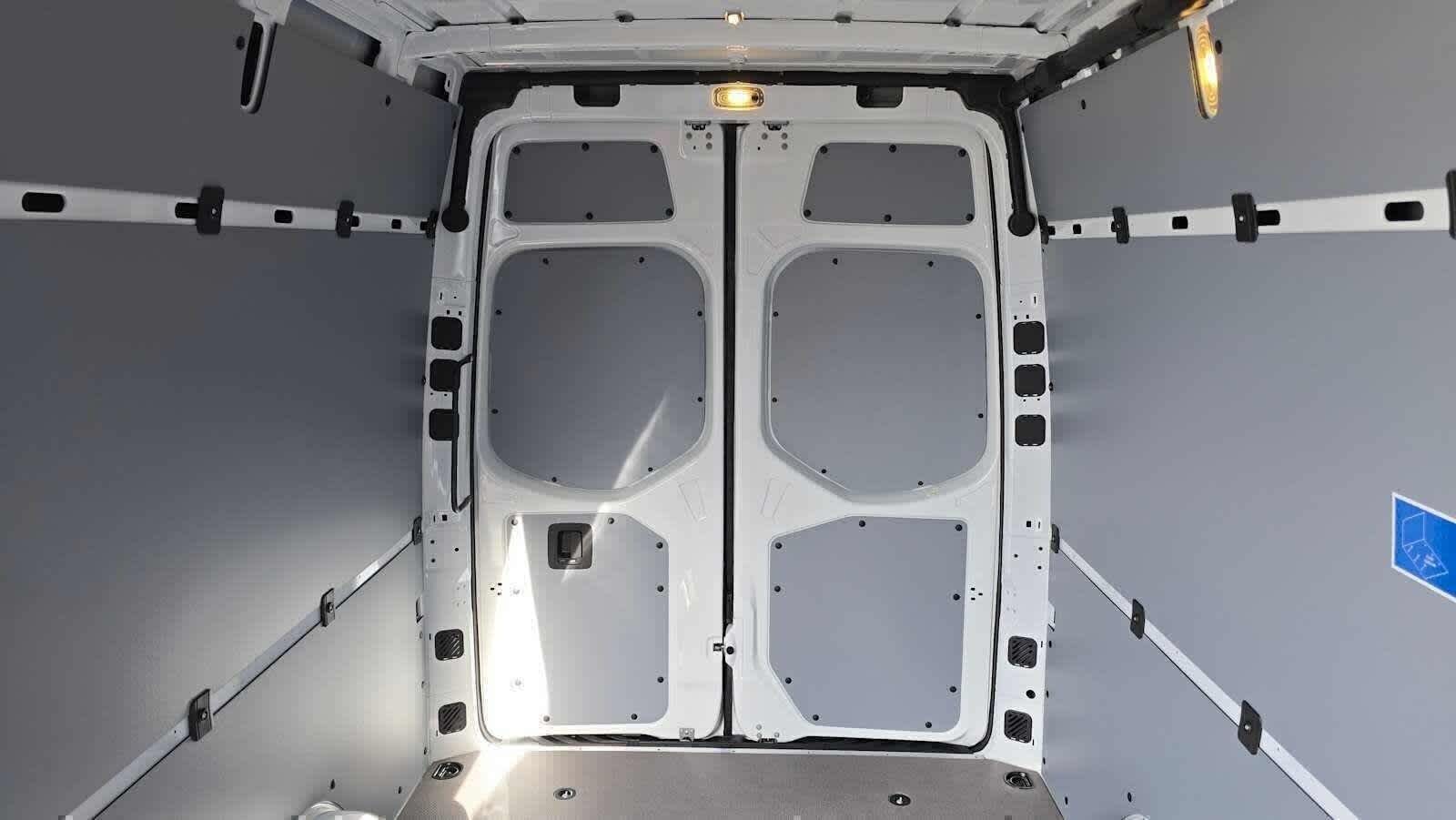 2026 Mercedes-Benz Sprinter 2500 Standard Roof I4 Diesel 144 RWD