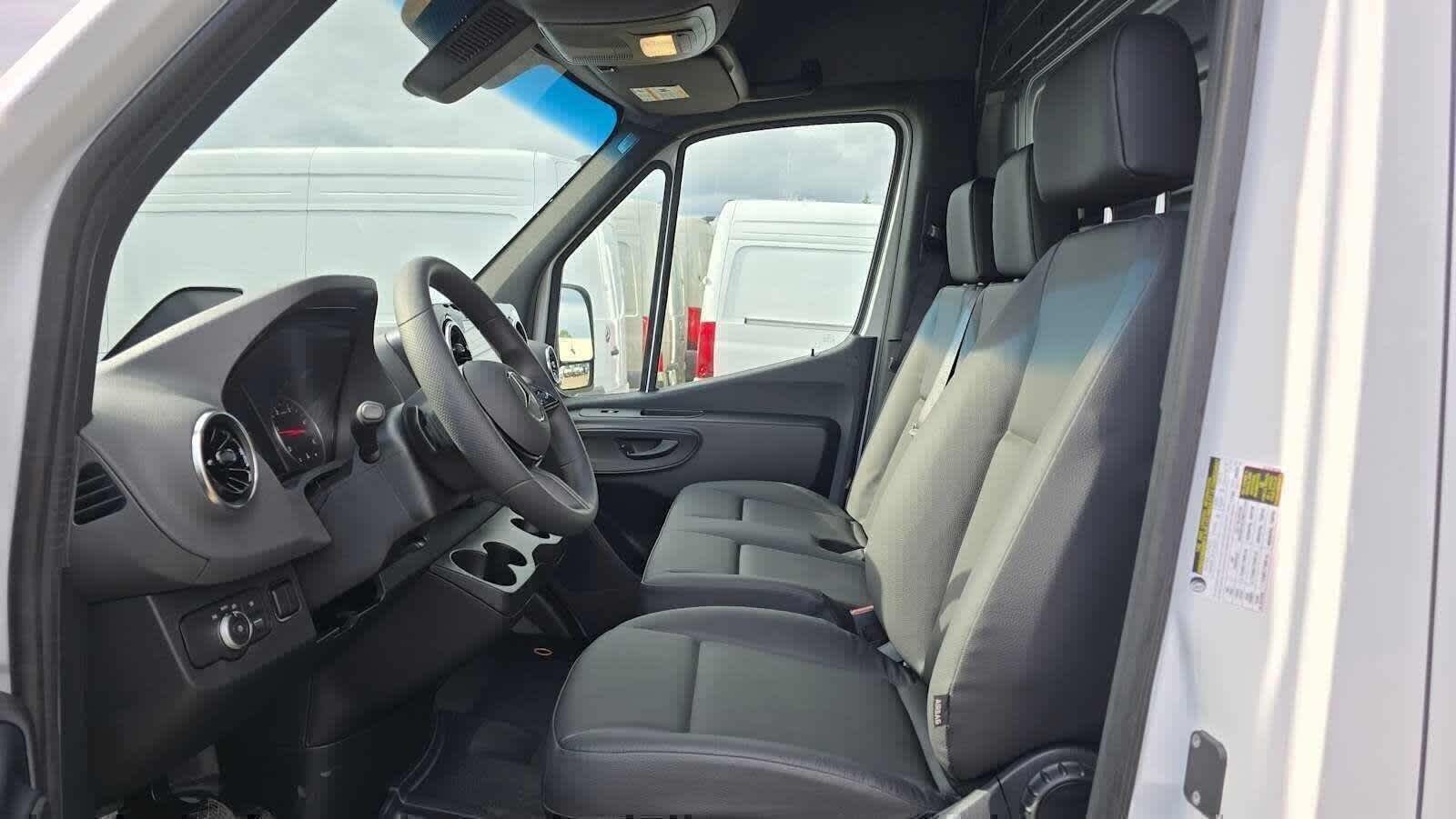 2026 Mercedes-Benz Sprinter 2500 Standard Roof I4 Diesel 144 RWD