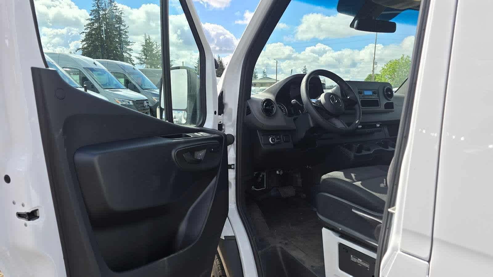 2025 Mercedes-Benz Sprinter Cargo Van 2500 Standard Roof I4 Diesel 144 RWD