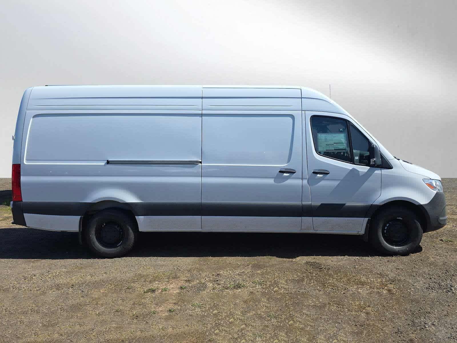 2026 Mercedes-Benz Sprinter 2500 High Roof I4 Diesel 170 RWD