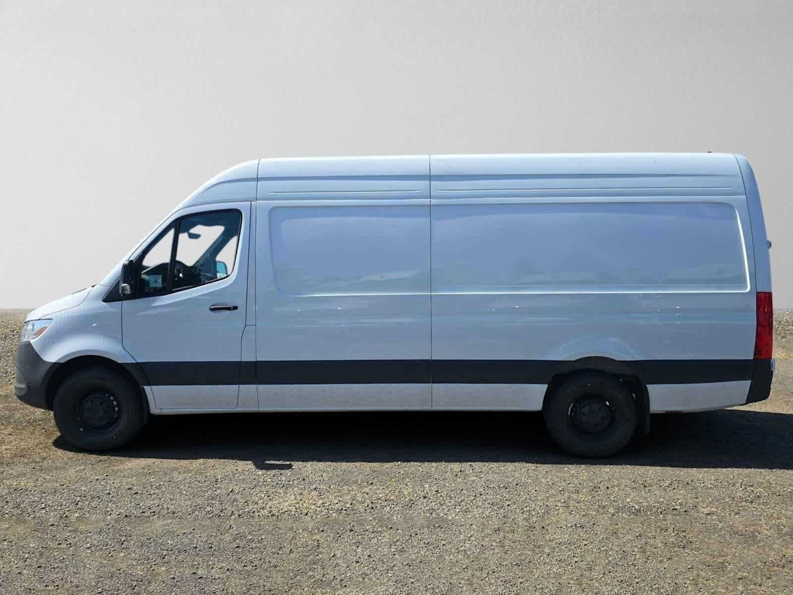 2026 Mercedes-Benz Sprinter 2500 High Roof I4 Diesel 170 RWD