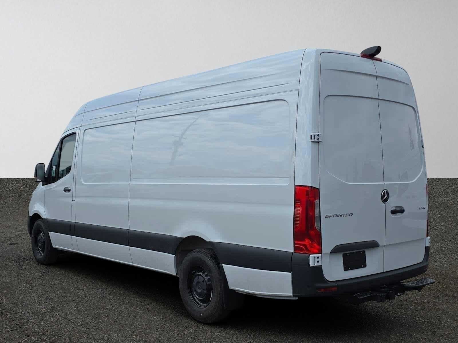 2026 Mercedes-Benz Sprinter 2500 High Roof I4 Diesel 170 RWD
