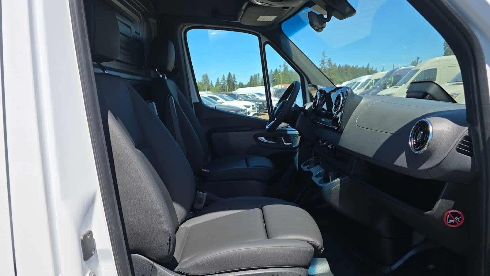 2026 Mercedes-Benz Sprinter 2500 High Roof I4 Diesel 170 RWD