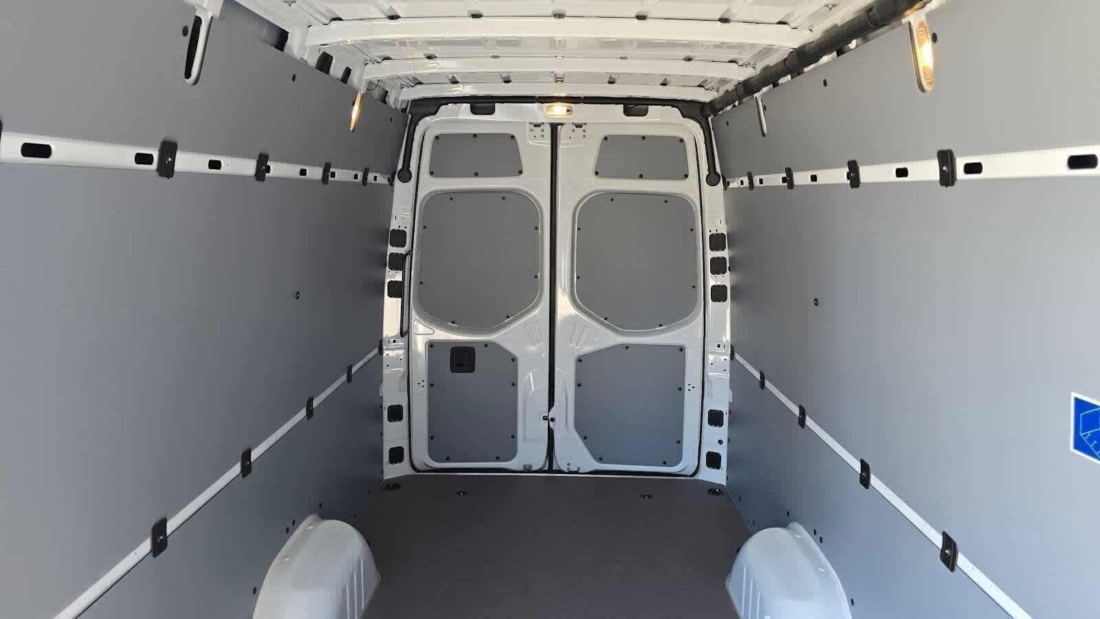 2026 Mercedes-Benz Sprinter 2500 High Roof I4 Diesel 170 RWD