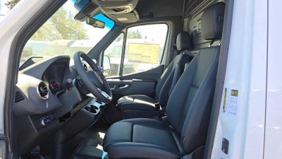 2026 Mercedes-Benz Sprinter 2500 High Roof I4 Diesel 170 RWD