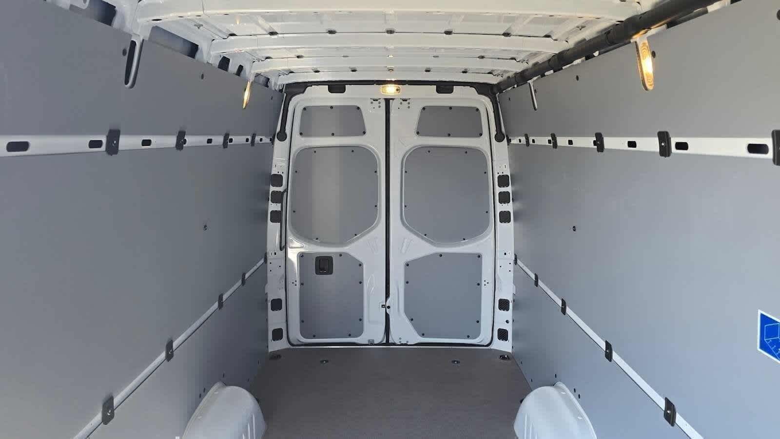 2026 Mercedes-Benz Sprinter 2500 High Roof I4 Diesel 170 RWD