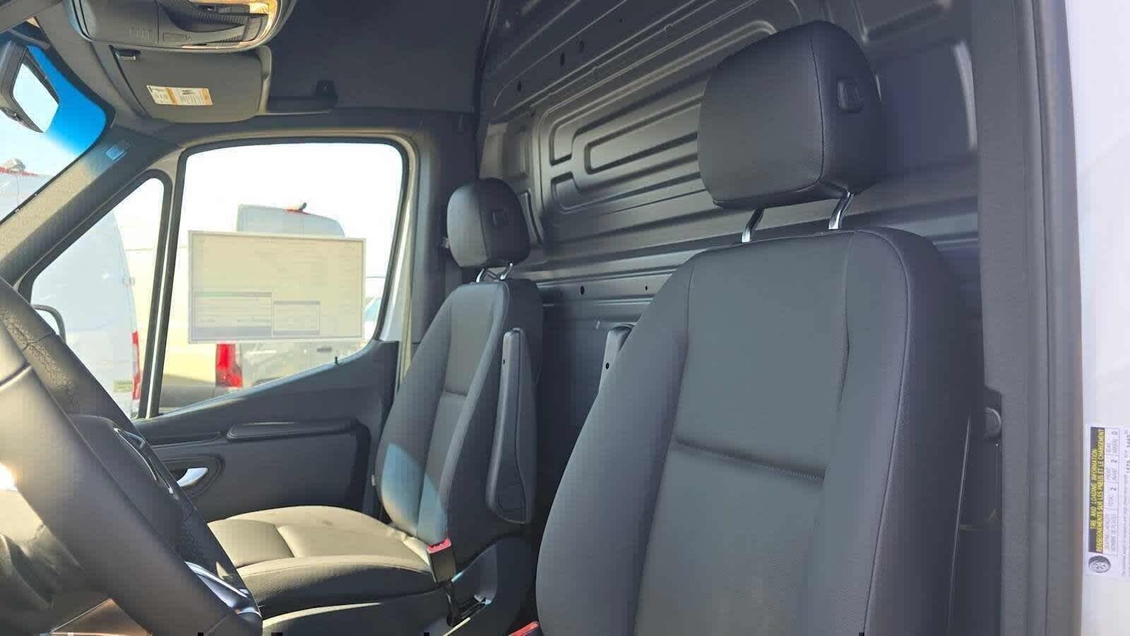 2026 Mercedes-Benz Sprinter 2500 High Roof I4 Diesel 170 RWD