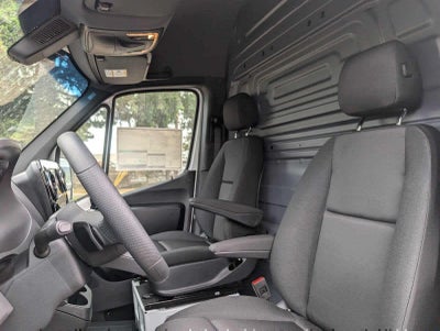 2026 Mercedes-Benz Sprinter 2500 High Roof I4 Diesel 170 RWD