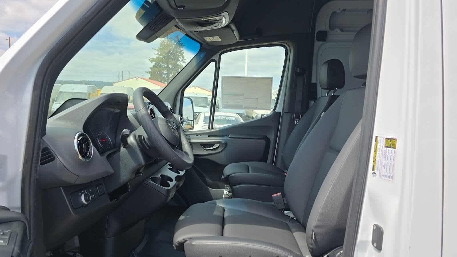 2026 Mercedes-Benz Sprinter 2500 High Roof I4 Diesel 170 RWD