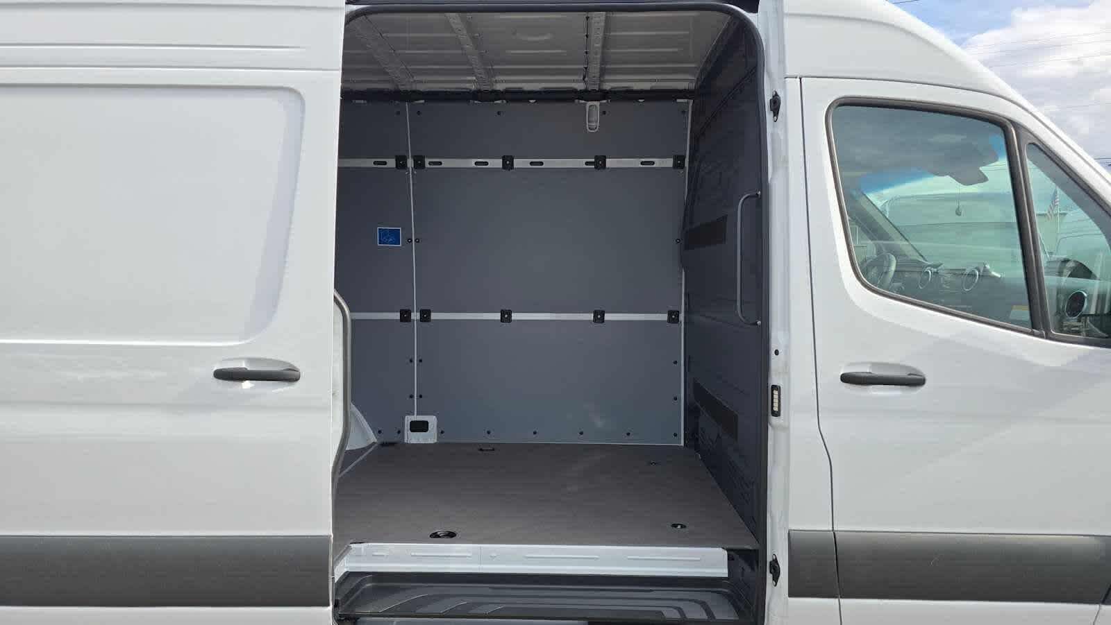 2026 Mercedes-Benz Sprinter 2500 High Roof I4 Diesel 170 RWD