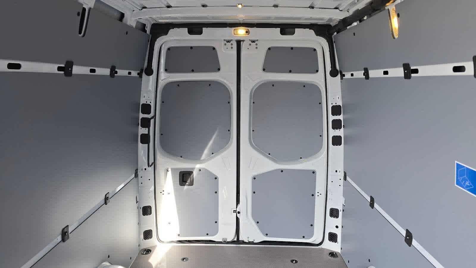 2026 Mercedes-Benz Sprinter 2500 High Roof I4 Diesel 170 RWD