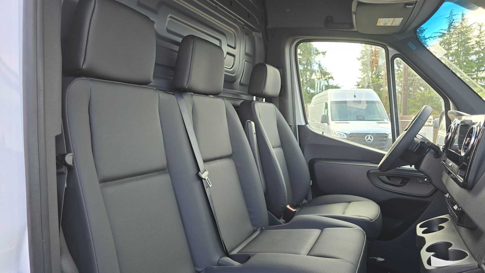 2026 Mercedes-Benz Sprinter 2500 High Roof I4 Diesel 170 RWD