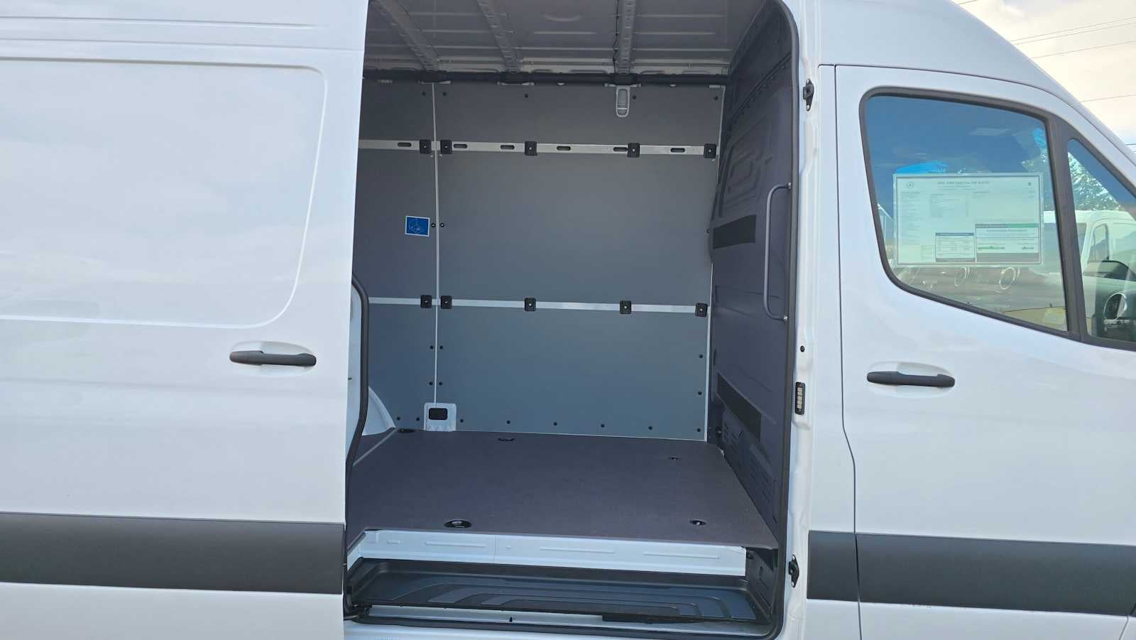 2026 Mercedes-Benz Sprinter 2500 High Roof I4 Diesel 170 RWD