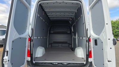 2026 Mercedes-Benz Sprinter 2500 High Roof I4 Diesel 170 RWD