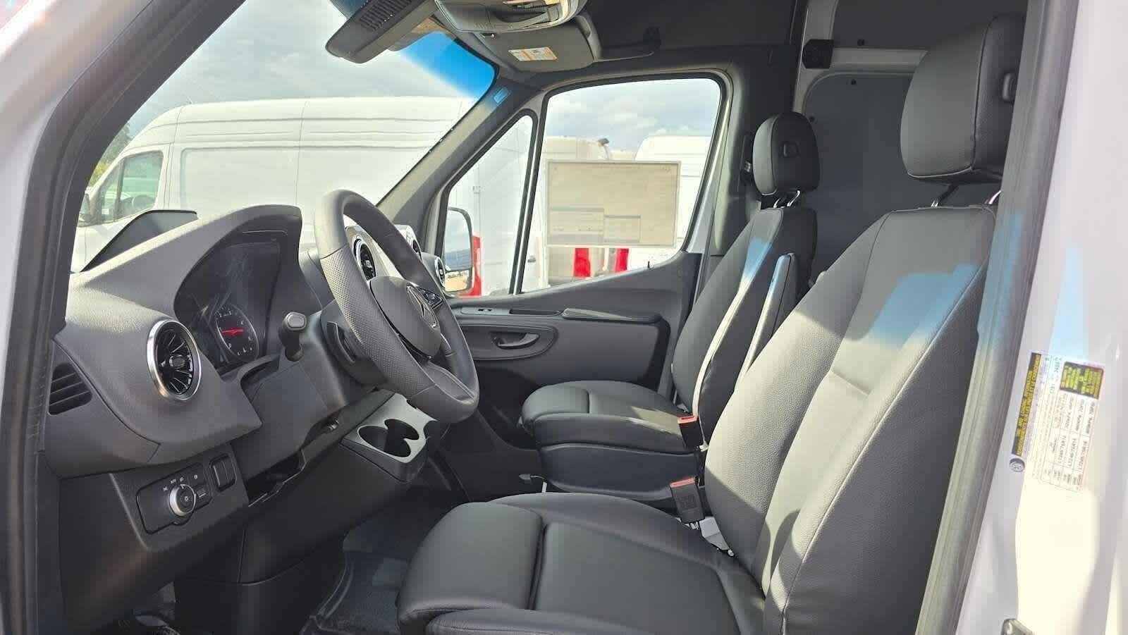 2026 Mercedes-Benz Sprinter 2500 High Roof I4 Diesel 170 RWD