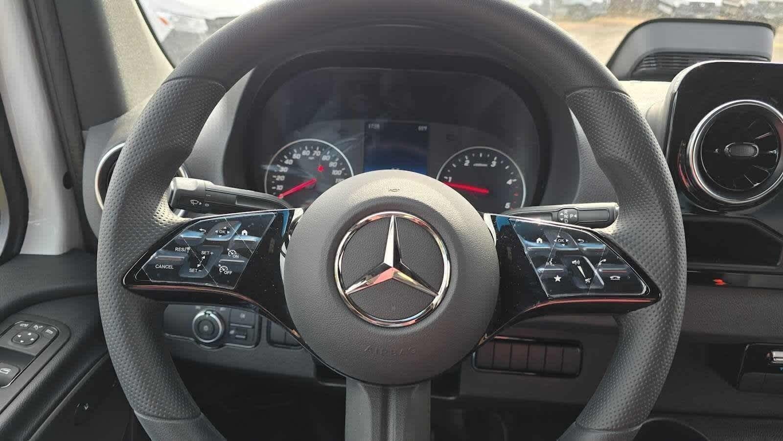 2026 Mercedes-Benz Sprinter 2500 High Roof I4 Diesel 170 RWD