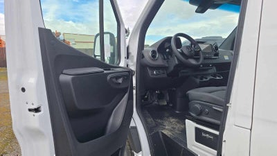 2026 Mercedes-Benz Sprinter 2500 High Roof I4 Diesel 170 RWD