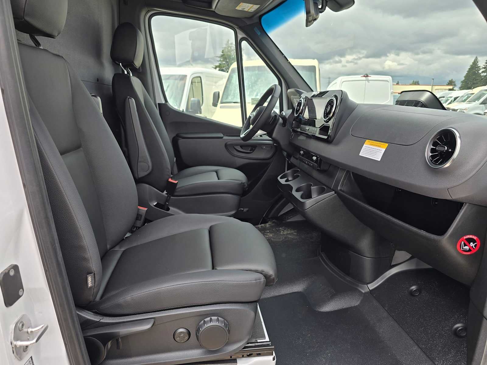 2026 Mercedes-Benz Sprinter 2500 High Roof I4 Diesel 170 RWD