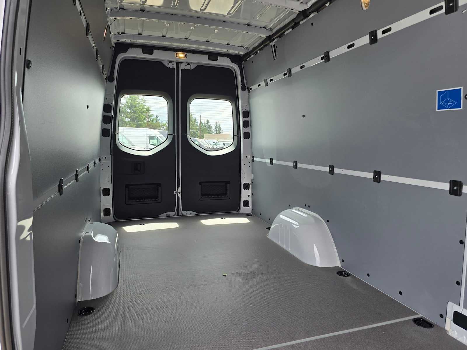 2026 Mercedes-Benz Sprinter 2500 High Roof I4 Diesel 170 RWD