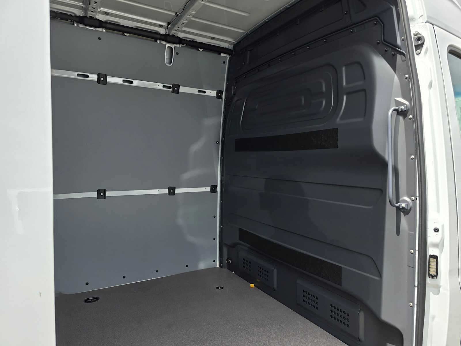 2026 Mercedes-Benz Sprinter 2500 High Roof I4 Diesel 170 RWD