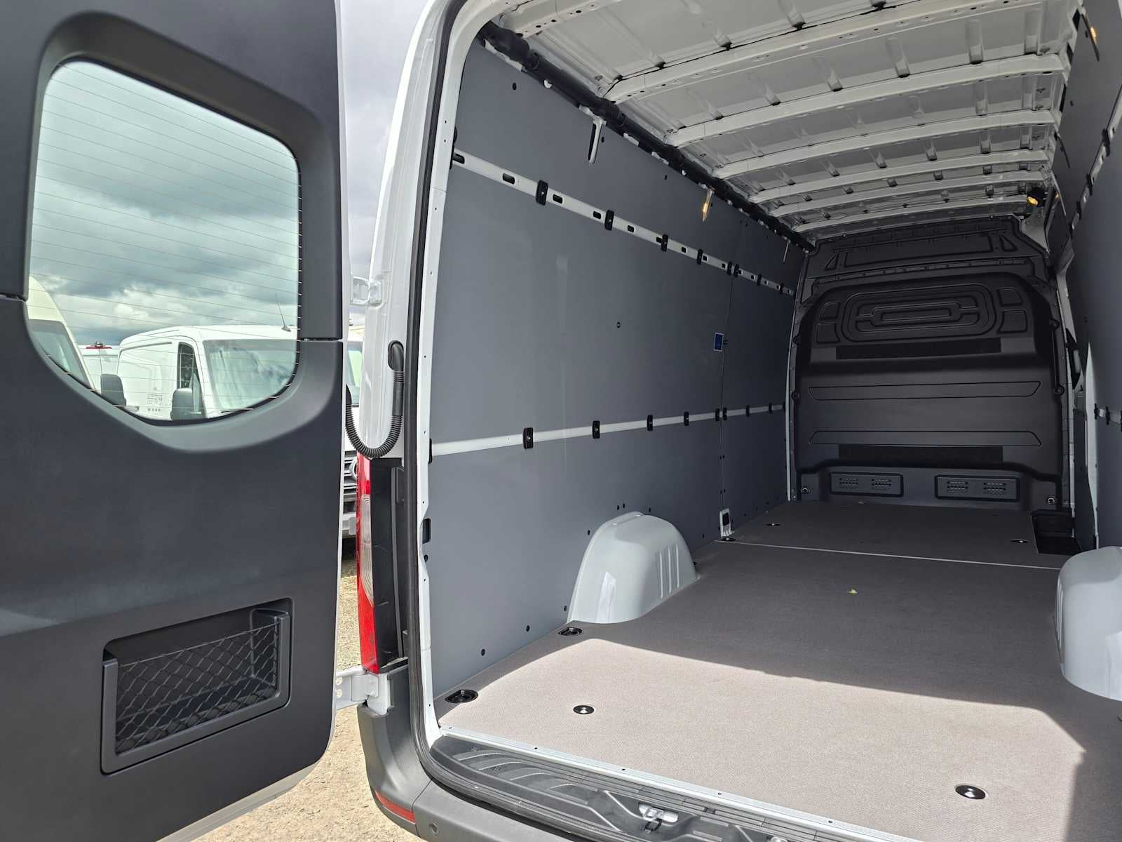 2026 Mercedes-Benz Sprinter 2500 High Roof I4 Diesel 170 RWD