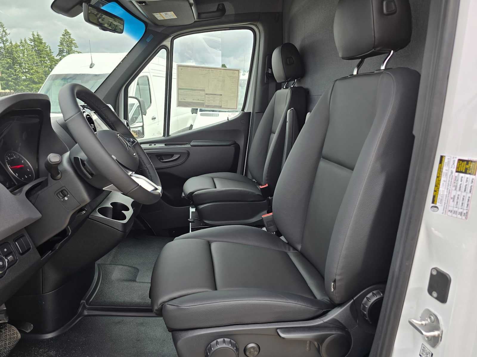 2026 Mercedes-Benz Sprinter 2500 High Roof I4 Diesel 170 RWD
