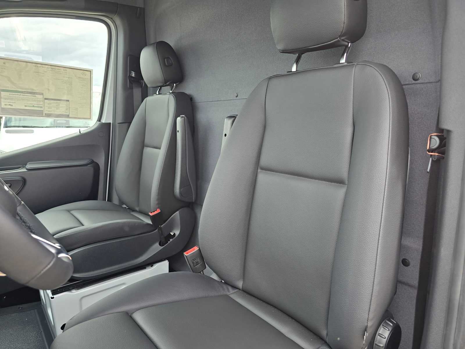 2026 Mercedes-Benz Sprinter 2500 High Roof I4 Diesel 170 RWD