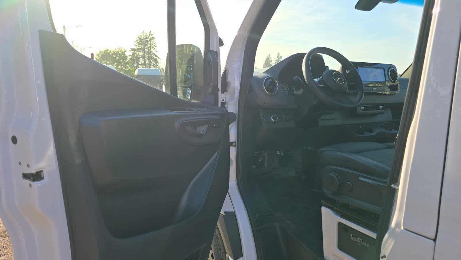 2025 Mercedes-Benz Sprinter Cargo Van 2500 Standard Roof I4 Diesel HO 144 RWD