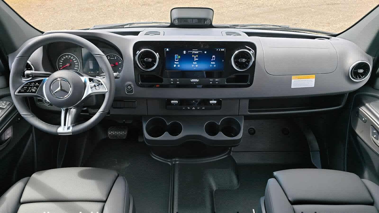 2026 Mercedes-Benz Sprinter 2500 Standard Roof I4 Diesel HO 144 AWD