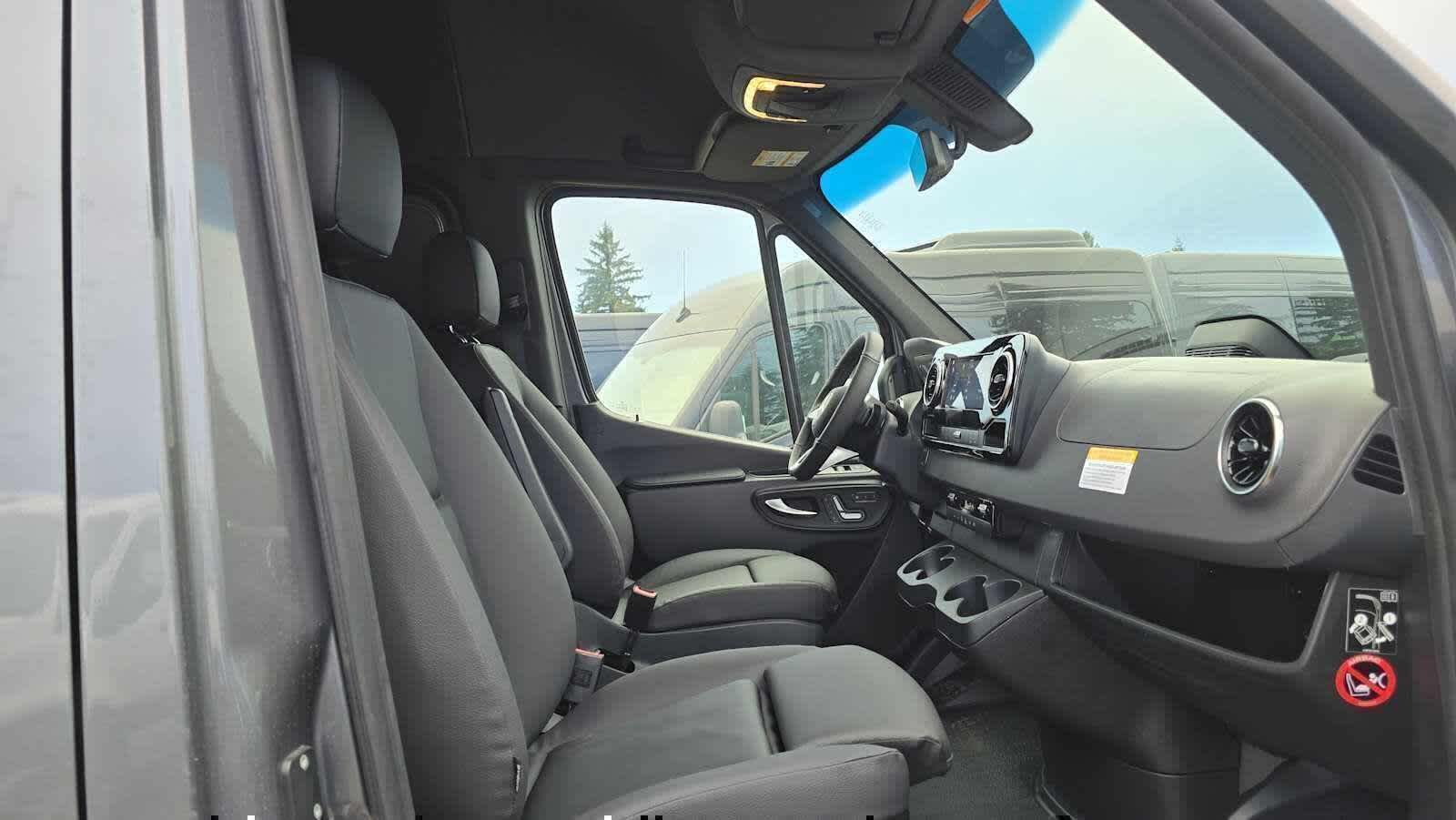 2026 Mercedes-Benz Sprinter 2500 Standard Roof I4 Diesel HO 144 AWD