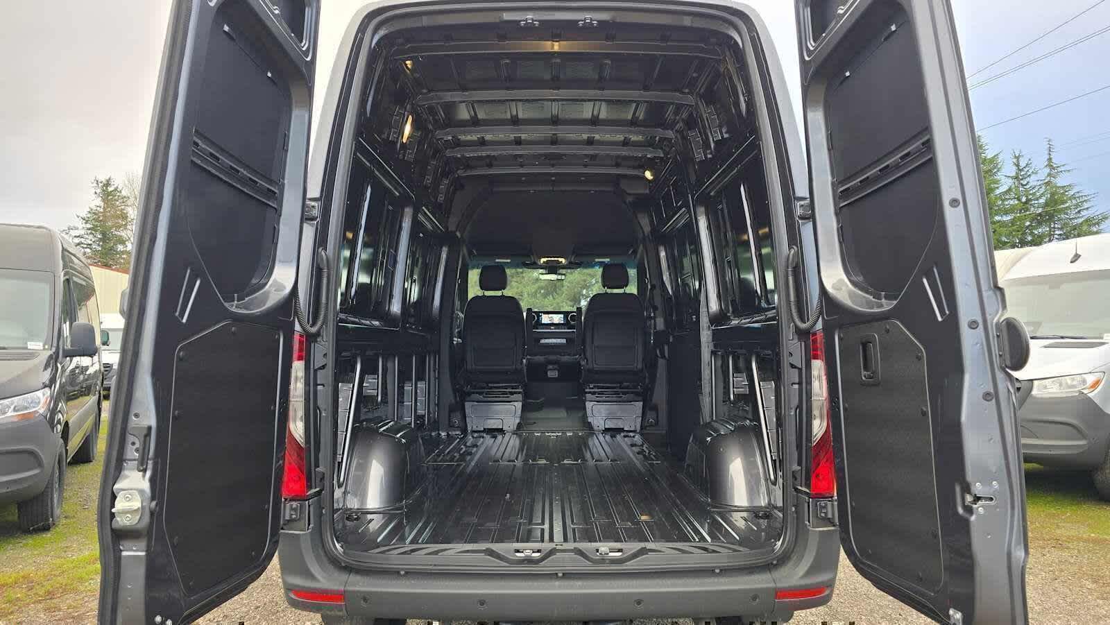2026 Mercedes-Benz Sprinter 2500 Standard Roof I4 Diesel HO 144 AWD