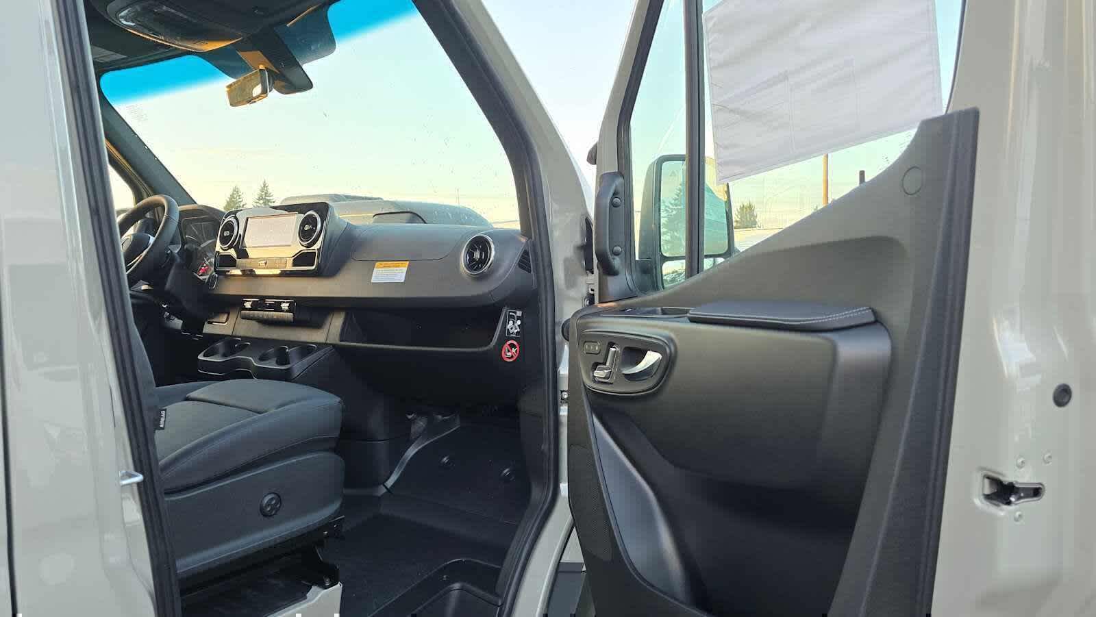 2026 Mercedes-Benz Sprinter 2500 Standard Roof I4 Diesel HO 144 AWD