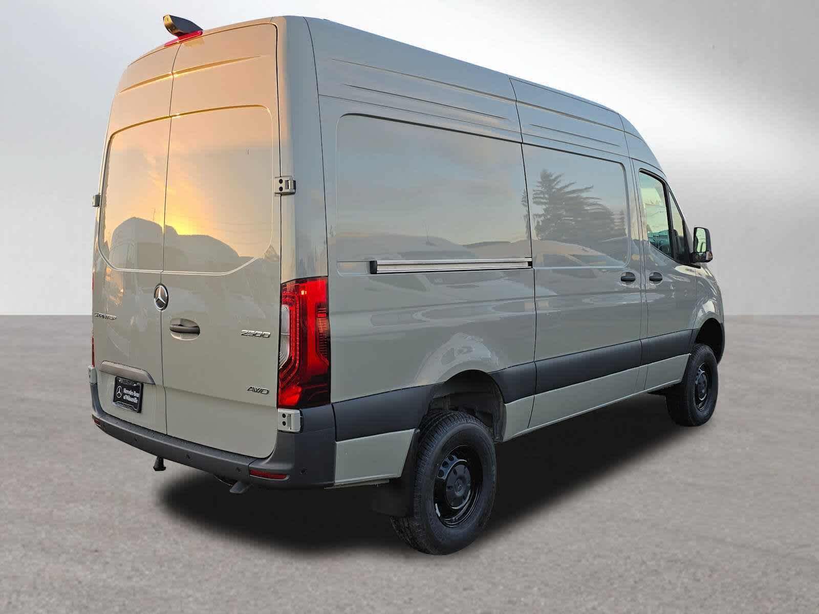 2026 Mercedes-Benz Sprinter 2500 Standard Roof I4 Diesel HO 144 AWD
